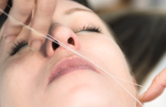 Threading o depilaci&oacute;n con hilo